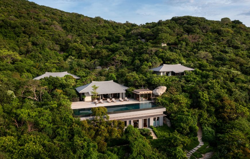 Four Bedroom Ocean Pool Family Residence